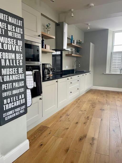 Luxurious 2 Bedroom Apartment In Central Berwick エクステリア 写真